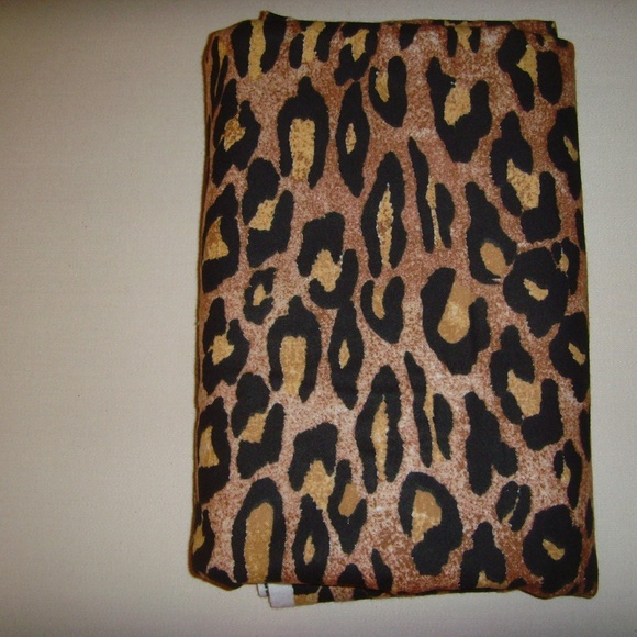 Leopard Print Flannel Fabric/2 Yards and 6 Inches - Picture 7 of 8